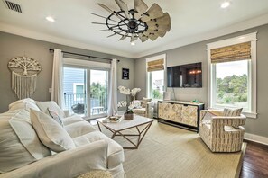 Hus (4 Bedrooms) | Vardagsrum | Böcker