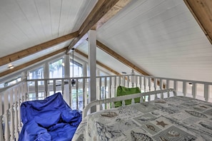 Interior - 'all Decked Out' Home on Cherry Lake w/ Dock! (Madison)