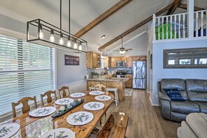 Interior - 'all Decked Out' Home on Cherry Lake w/ Dock! (Madison)