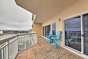 Apartment (2 Bedrooms) | Interior - Beachfront Destin Condo w/ Pool & Harbor View! (Destin)