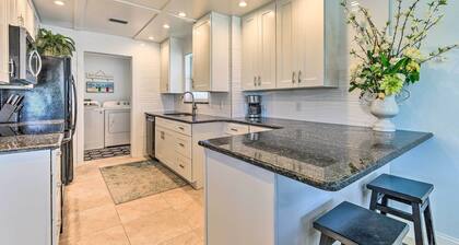 Steps to Ocean & Bay: Bradenton Beach Townhome!