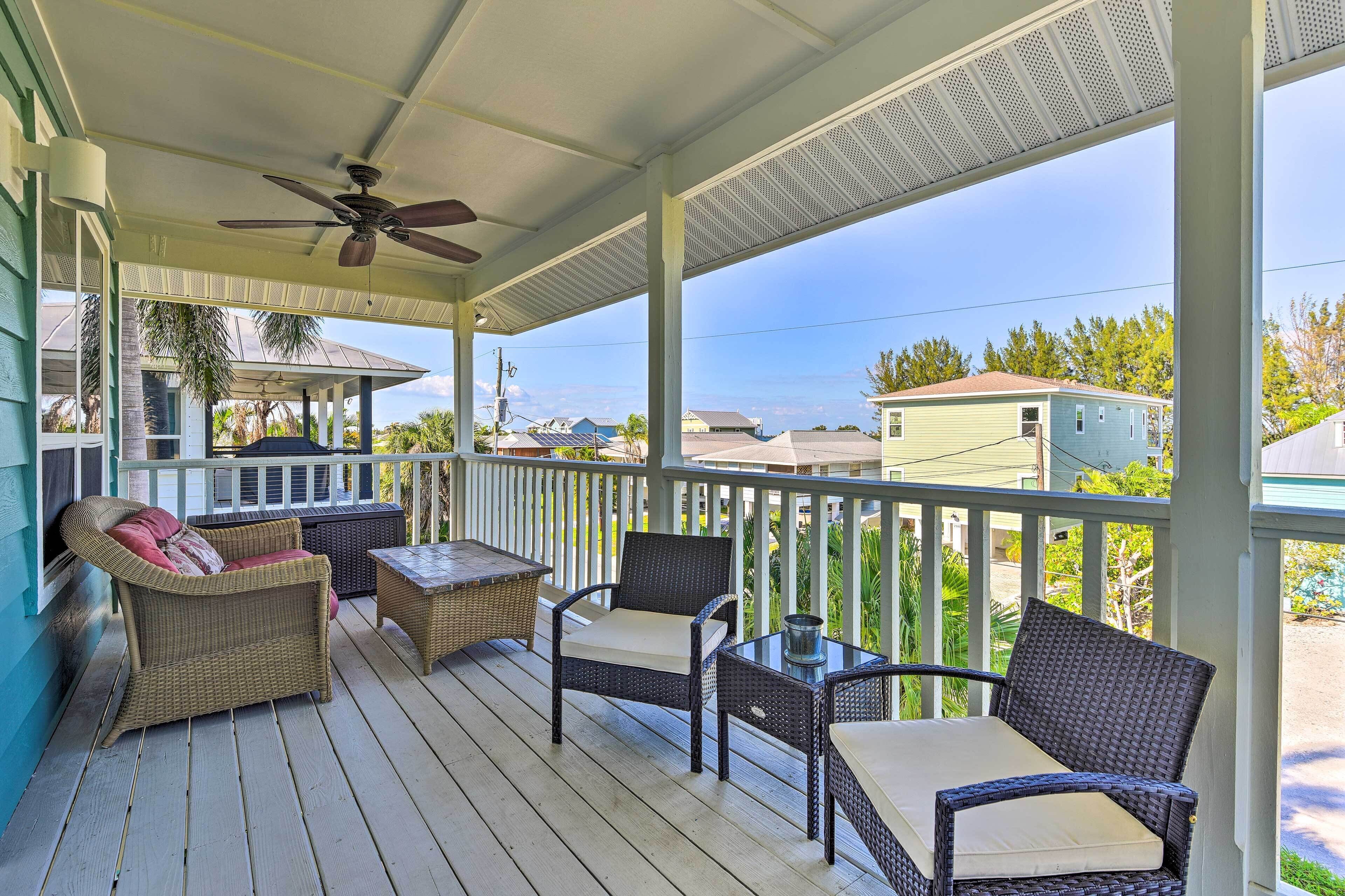 Bradenton Beach Escape: Steps to Ocean + Bay!