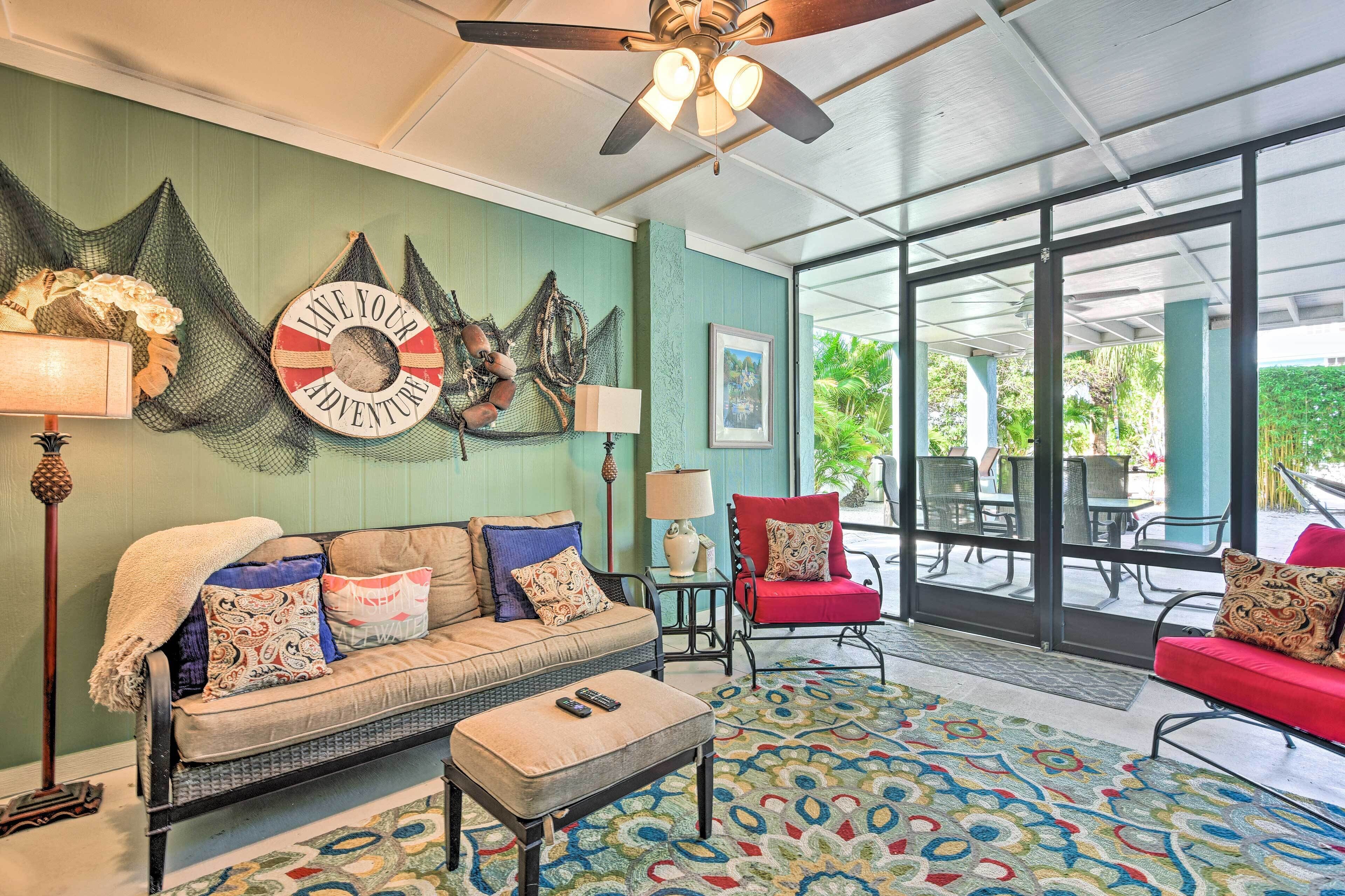 Bradenton Beach Escape: Steps to Ocean + Bay!