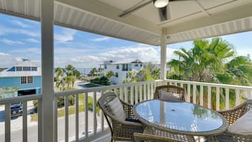 Apartment (2 Bedrooms) | Front of property