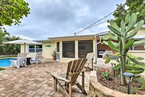 Interior - Bradenton Home w/ Beautiful Yard: 4 Mi to Downtown (Bradenton)