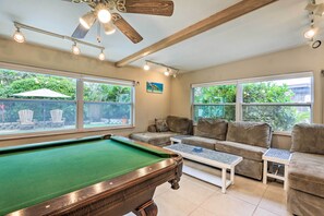 Interior - Bradenton Home w/ Beautiful Yard: 4 Mi to Downtown (Bradenton)