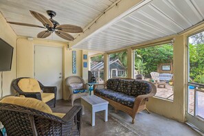 Interior - Bradenton Home w/ Beautiful Yard: 4 Mi to Downtown (Bradenton)