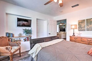 3 bedrooms, laptop workspace, iron/ironing board, free cots/infant beds - Beachy Bradenton Vacation Home Near Ocean! (Bradenton)