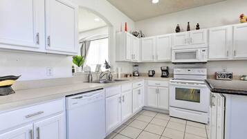 House (Multiple Bedrooms) | Interior