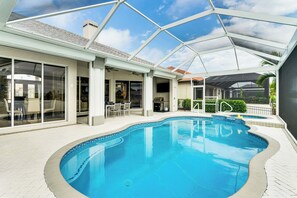 House (3 Bedrooms) | Interior - Canalfront Pool & Hot Tub: Home in Cape Coral (Cape Coral)
