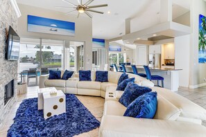 House (3 Bedrooms) | Interior - Canalfront Pool & Hot Tub: Home in Cape Coral (Cape Coral)