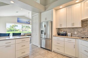 Interior - Canalfront Pool & Hot Tub: Home in Cape Coral (Cape Coral)