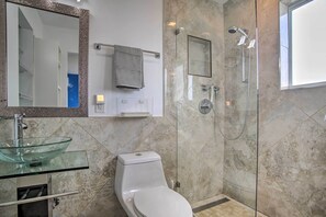 Bathroom - Bright Ft Lauderdale Condo w/ Community Pool! (Fort Lauderdale)