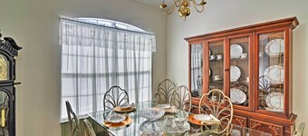 Bright Spring Hill Home: 5 Mi to Weeki Wachee Park