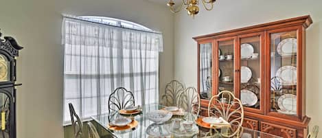 House (4 Bedrooms) | Interior