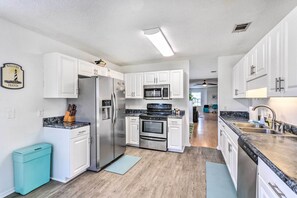House (3 Bedrooms) | Interior