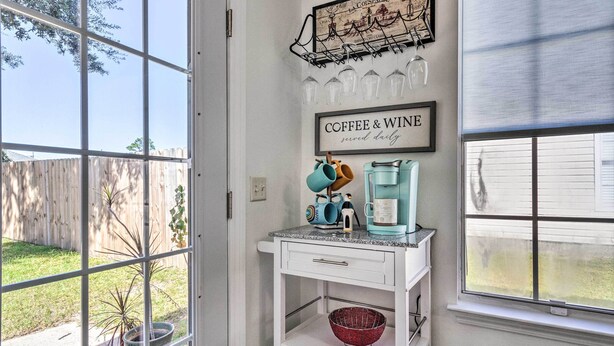 Interior - Bright Pensacola Home w/ Yard ~ 6 Mi to Beach (Pensacola)