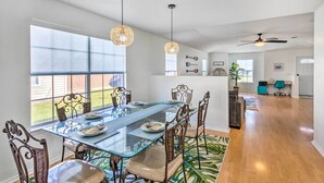 Dining - Bright Pensacola Home w/ Yard ~ 6 Mi to Beach (Pensacola)