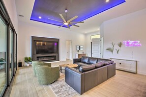 House (4 Bedrooms) | Interior - Private Pool: Canalfront Home in Cape Coral (Cape Coral)