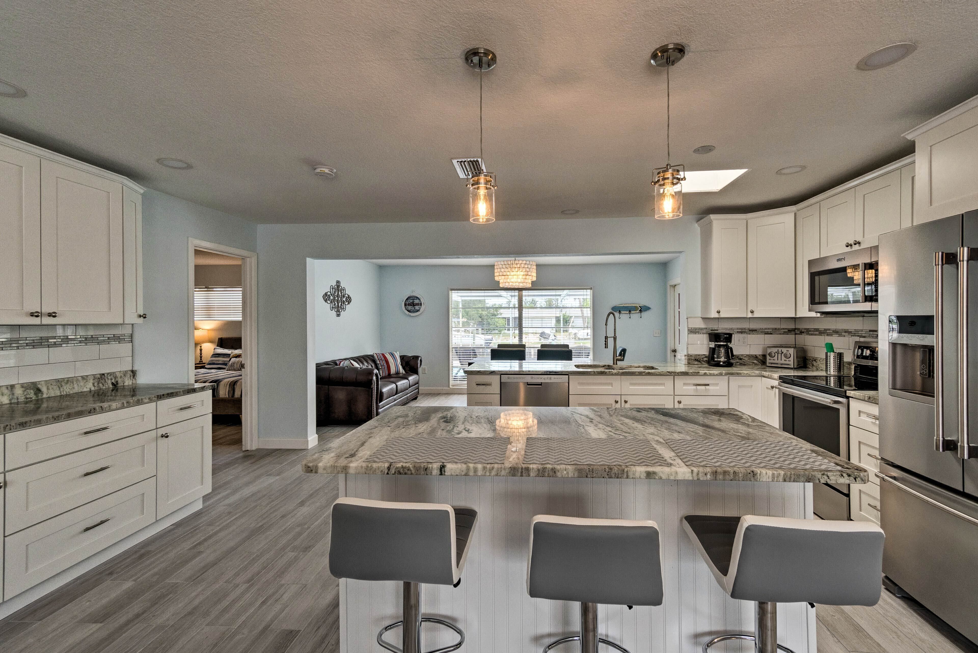 Canalfront Bradenton Home w/ Dock & Pool!