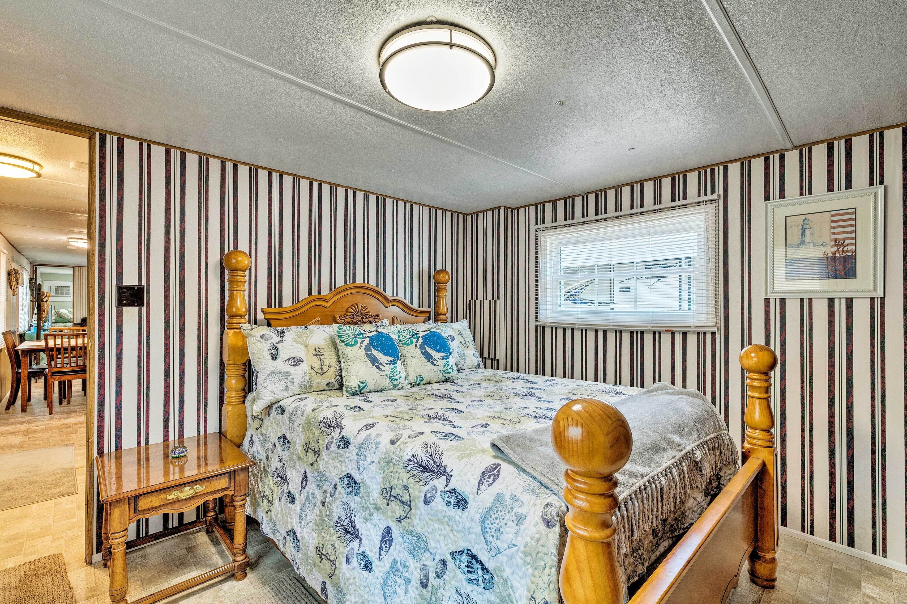 House (2 Bedrooms) | Interior