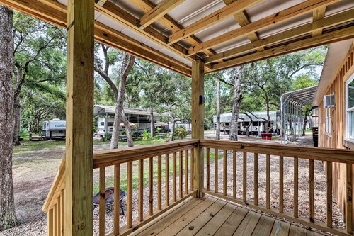Cabin w/ Fire Pit, Walk to Steinhatchee River!