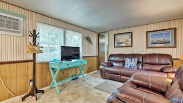 House (2 Bedrooms) | Front of property