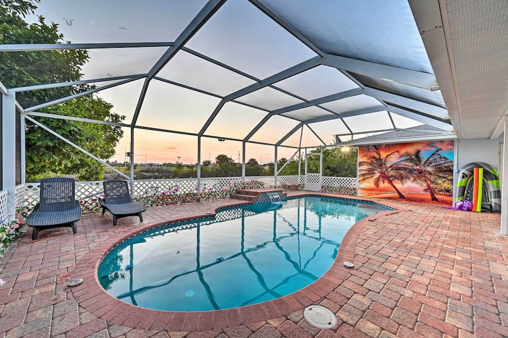 Canalfront Cape Coral Home w/ Kayaks & Bikes!