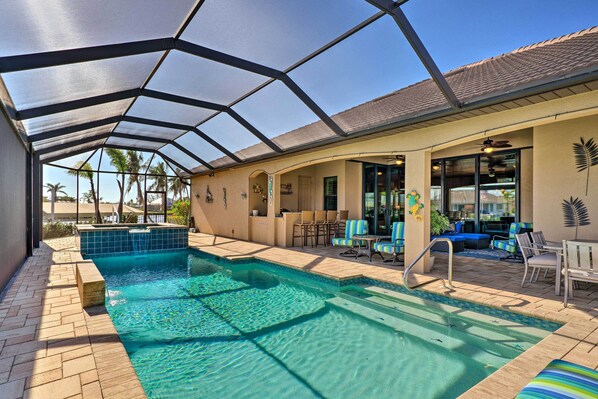 Outdoor pool - 'casa Getaway' Cape Coral Home w/ Lanai & Pool! (Cape Coral)