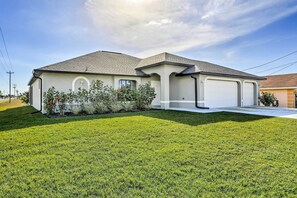 Interior - Central Cape Coral House w/ Private Screened Pool! (Cape Coral)