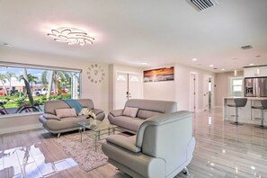 House (3 Bedrooms) | Interior - Outdoor Entertainment Oasis: Cape Coral Home (Cape Coral)