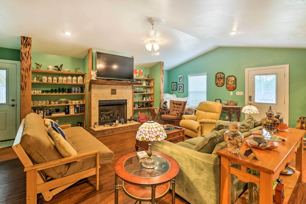 Carrabelle Home Near River, Beach & Downtown!