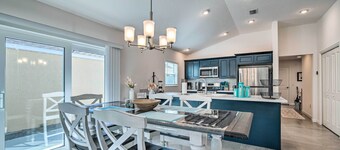 Home in The Villages: Golf Cart & Amenity Access