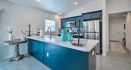 Home in The Villages: Golf Cart & Amenity Access