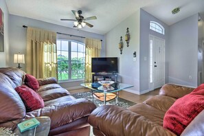 TV, table tennis, books - Charming Kissimmee Retreat w/ Pool & Lanai! (Kissimmee)