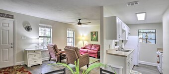 Charming Tallahassee Townhouse ~ 3 Mi to Fsu!
