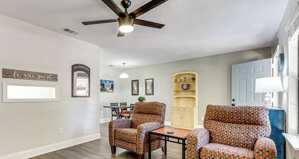 Charming Tallahassee Townhouse ~ 3 Mi to Fsu!