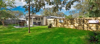 4 Mi to Dtwn: Jensen Beach Cottage