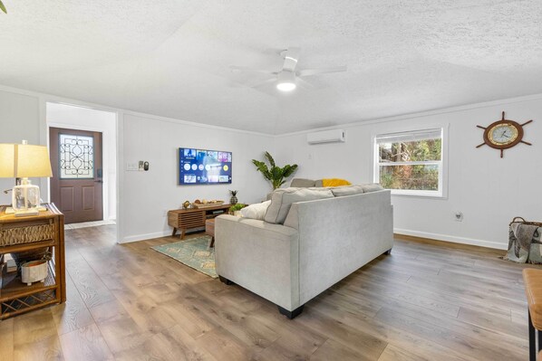 Cottage (2 Bedrooms) | Interior