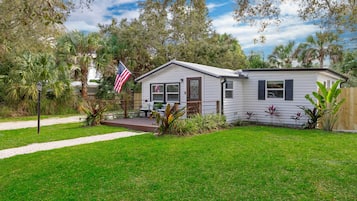 Cottage (2 Bedrooms) | Interior