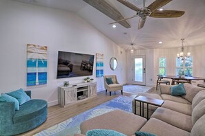 Interior - Chic Cocoa Beach Oasis w/ Pool - Steps to Shore! (Cocoa Beach)