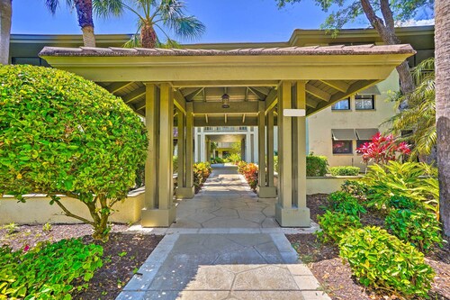 Coastal Bonita Springs Gem: Shop, Dine & Swim