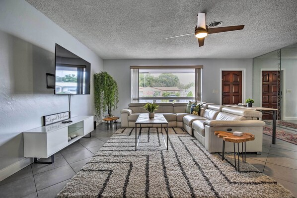 House (3 Bedrooms) | Interior