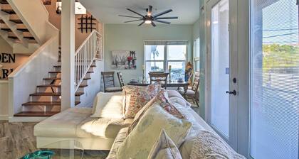 Colorful Townhome, Steps to Clearwater Beach!