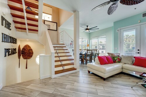 Colorful Townhome, Steps to Clearwater Beach!