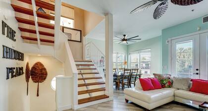 Colorful Townhome, Steps to Clearwater Beach!