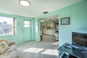 Interior - Cozy Holiday Home w/ Yard ~ 5 Mi to Beach! (Holiday)