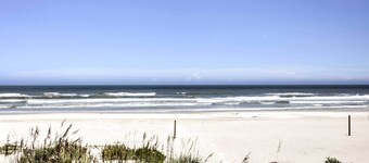 New Smyrna Beach Abode w/ Fire Pit, Walk to Beach!