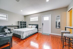 Apartment (0 Bedroom) | Interior