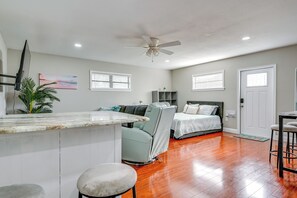 Apartment (0 Bedroom) | Interior